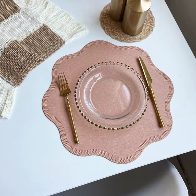 Set De Table Cuir En Forme De Fleur Antidérapant Et Lavable