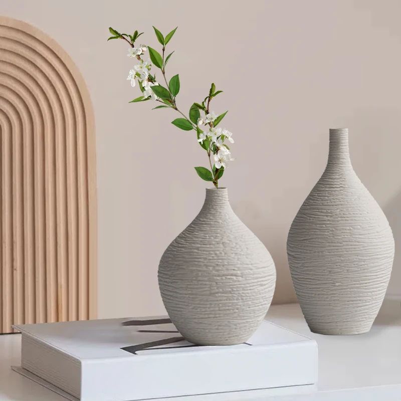 Vase en Céramique à Bouche Étroite