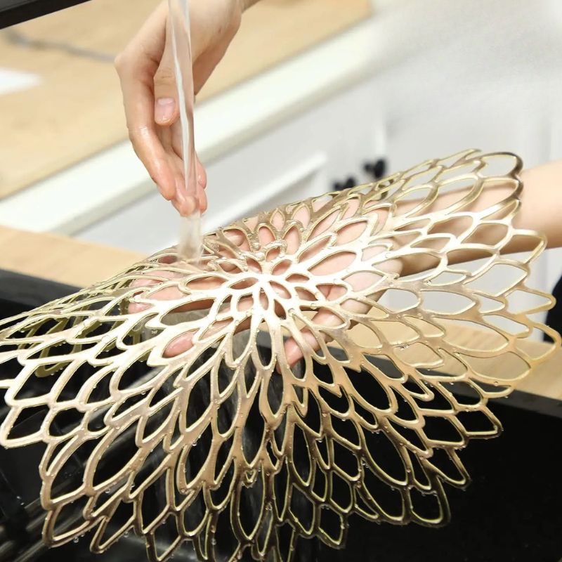 Set De Table Vinyle Feuille Ajourée Élégante Et Lavable 4 Pièces