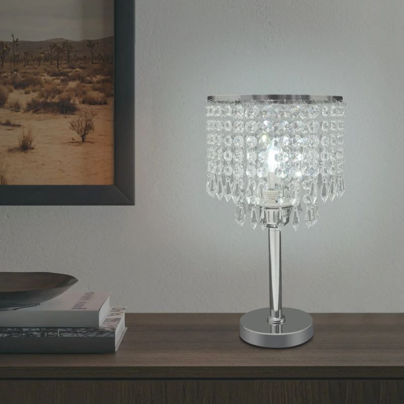 Éclairages De Table En Cristal Avec Pied Chromé Élégant
