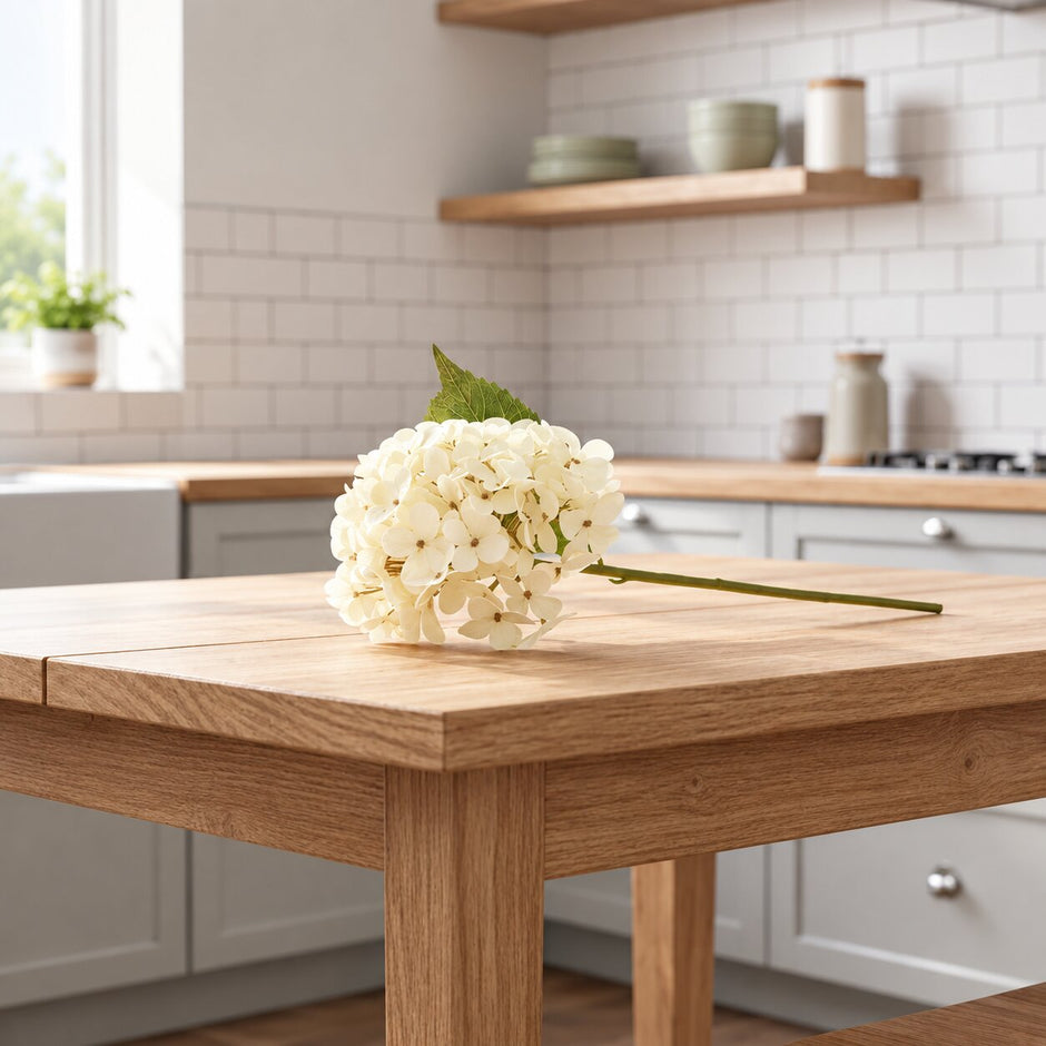 Fleur Artificielle Beige En Tissu Avec Rendu Naturel Et Élégant