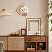 Horloge Murale en Bois au Design Lunaire