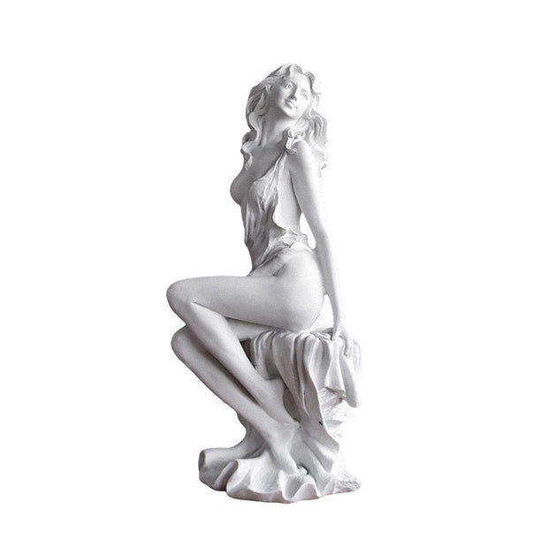 Sculpture Venus Assise Avec Silhouette Sensuelle