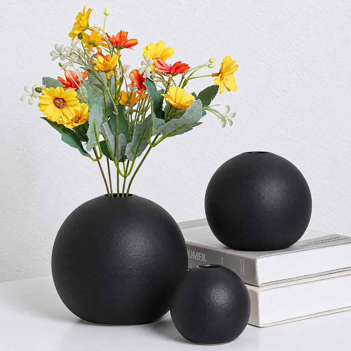 Vase Rond Noir en Céramique pour Fleurs Artificielles