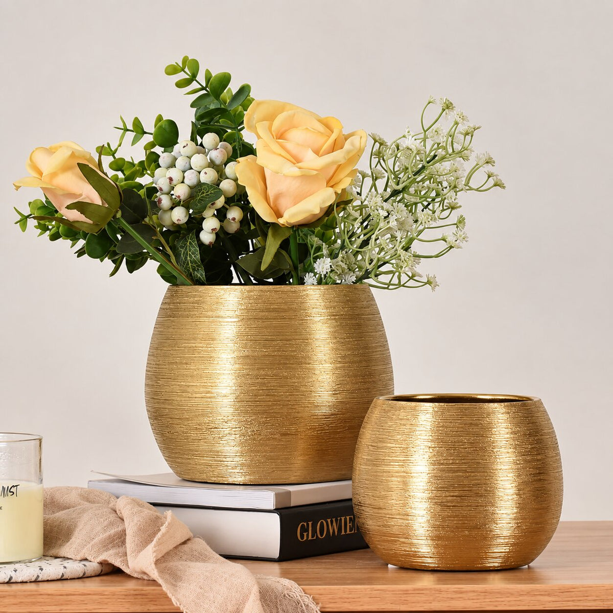 Vase Rond en Céramique Dorée
