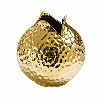 Vase à Fleur en Forme de Grenade doré avec finition métallisée brillante, surface martelée texturée et forme arrondie originale pour une décoration élégante et contemporaine.