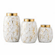 Vase à Fleurs Marbré blanc avec veinures dorées, bordure dorée brillante et trois formats assortis pour une décoration intérieure élégante et raffinée.