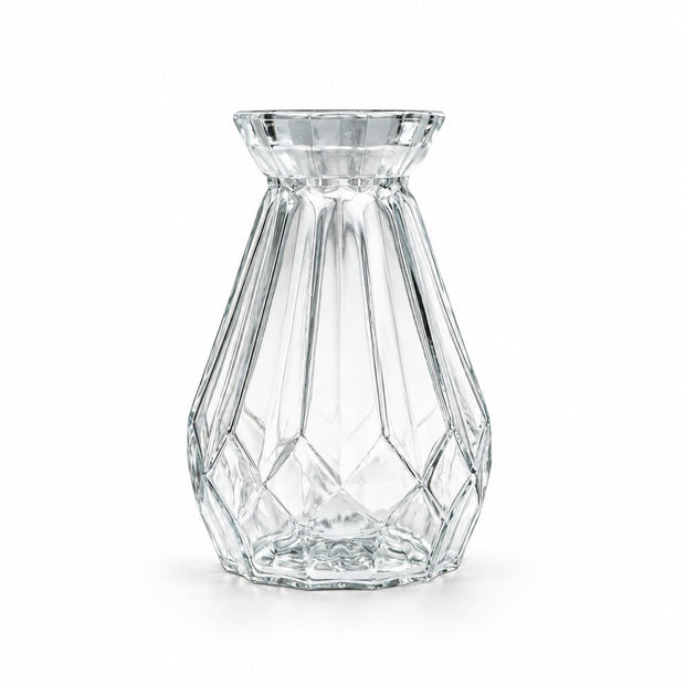 Vase en Cristal Taillé en Design Rétro pour Fleurs transparent avec facettes géométriques, col évasé et finition brillante pour une décoration élégante et raffinée.