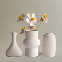 Vase à Fleurs en Céramique Blanche